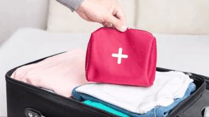Viajar debería ser sinónimo de disfrute y descanso, no de imprevistos que arruinan la experiencia. Armar un botiquín de viaje es una de esas pequeñas acciones que pueden marcar la diferencia.